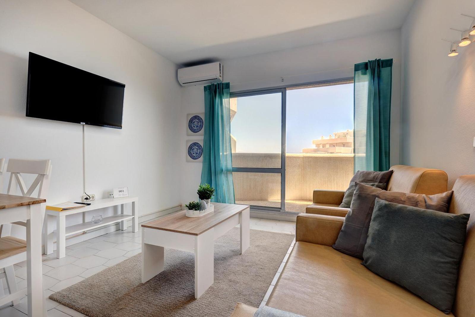 Charming In Benalbeach With Garden And Sea View Apartment *