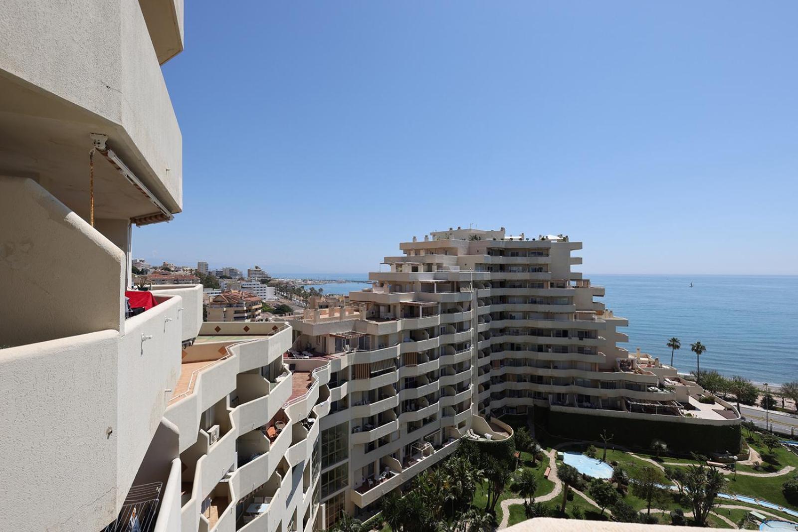 Charming In Benalbeach With Garden And Sea View Lejlighed *