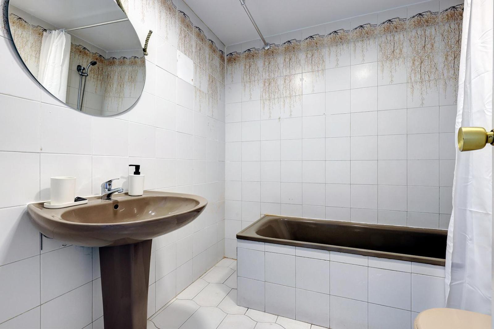 Charming In Benalbeach With Garden And Sea View Lejlighed