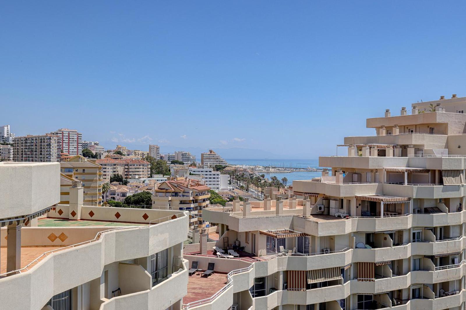 Charming In Benalbeach With Garden And Sea View Lejlighed *