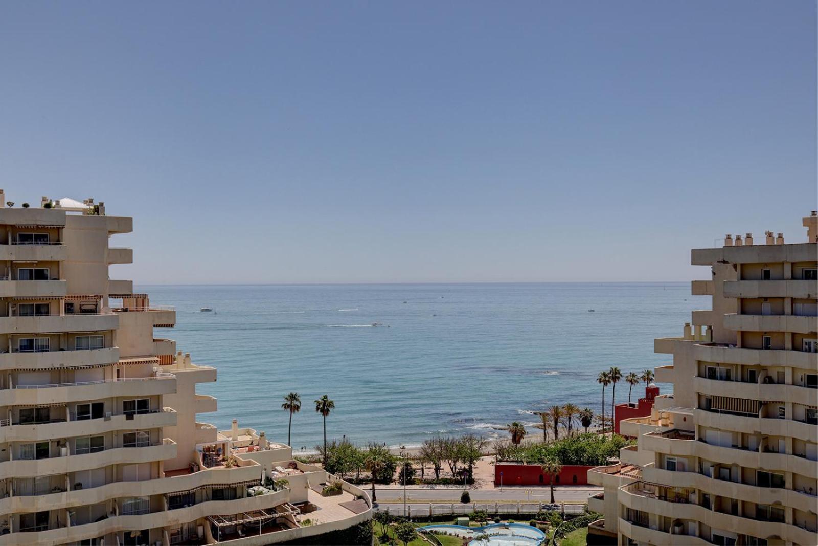 Charming In Benalbeach With Garden And Sea View Lejlighed *