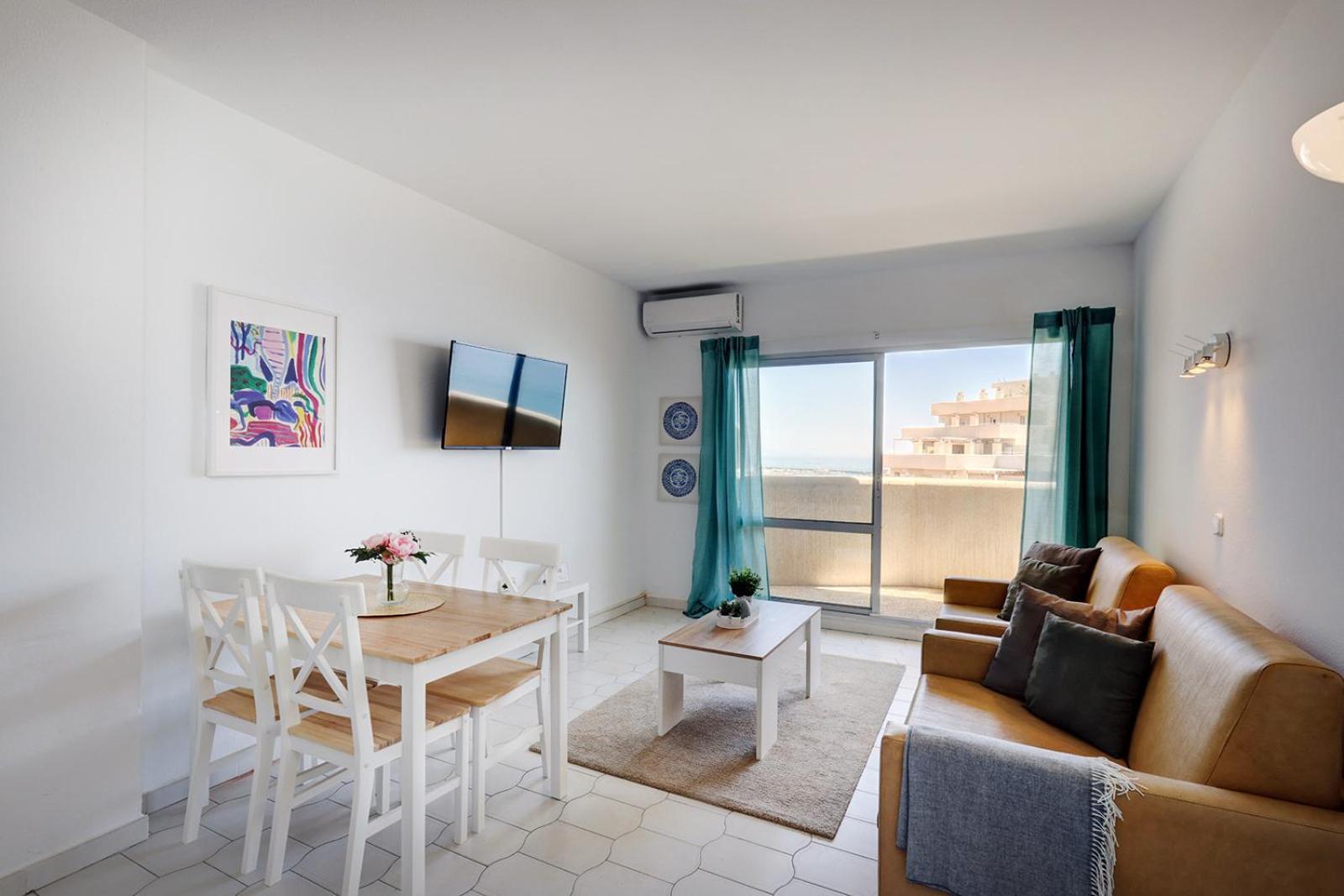 Lejlighed Charming In Benalbeach With Garden And Sea View